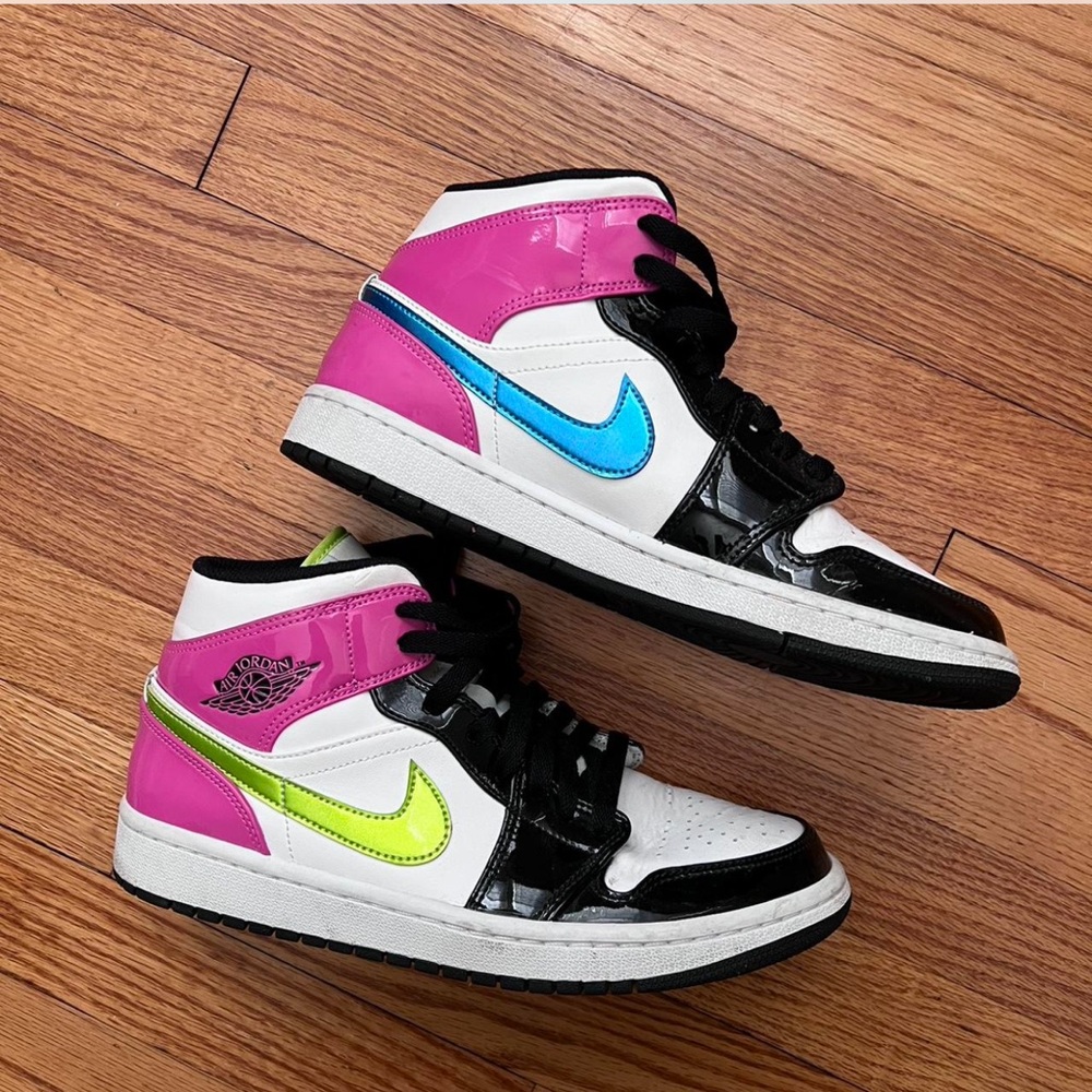 Nike Jordan 1 Mid SE Cyber Active Fuchsia 2020